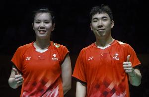 中国香港羽毛球公开赛：郭新娃/陈芳卉2-1蒋振邦/魏雅欣晋级四强