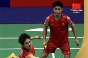 中国香港羽毛球公开赛：梁伟铿/王昶2-1胜印度组合，夺得男双冠军