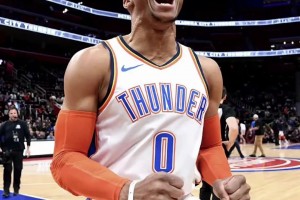 最后这个扭屁股是什么意思？球员底角空位没接到传球，然后……