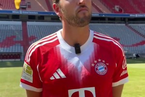 从青涩到成熟！B费过去十年容貌变化一览！蜕变就在一瞬间！